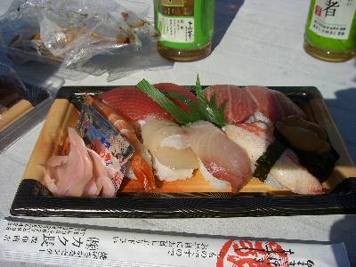 奥村家の昼食のお寿司