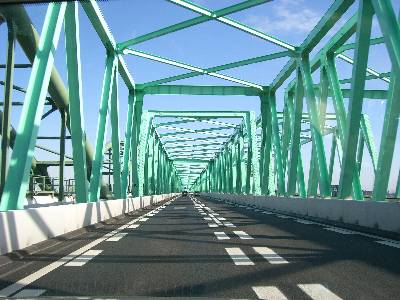東名阪道のトラス橋
